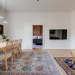 Prague Heart Of Old Town Comfy Home 2Bdr 2Bath