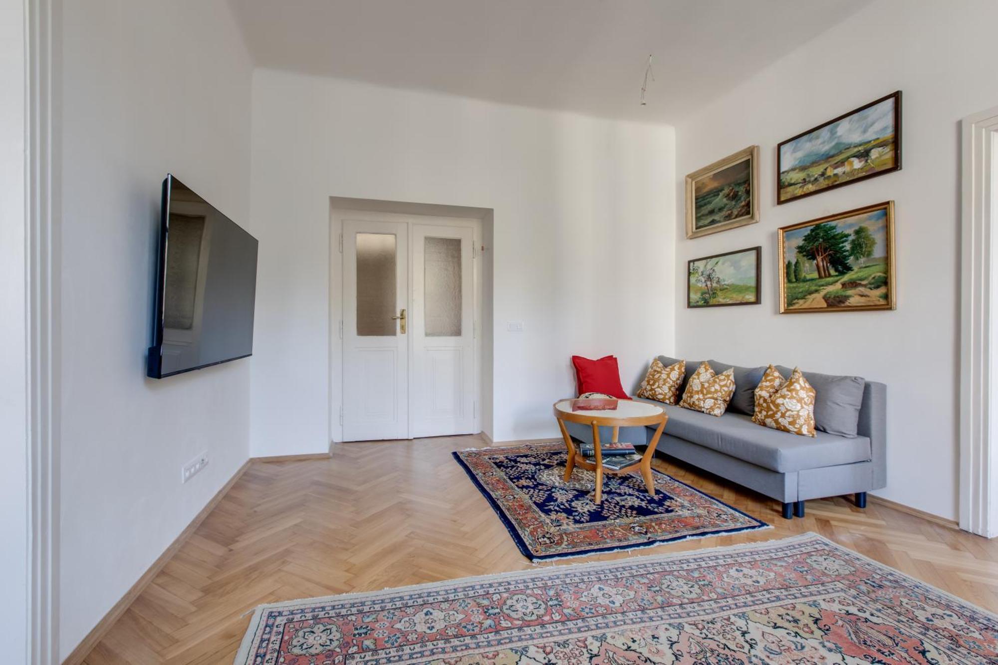 Heart Of Old Town Comfy 2bdr 2bath Apartment *