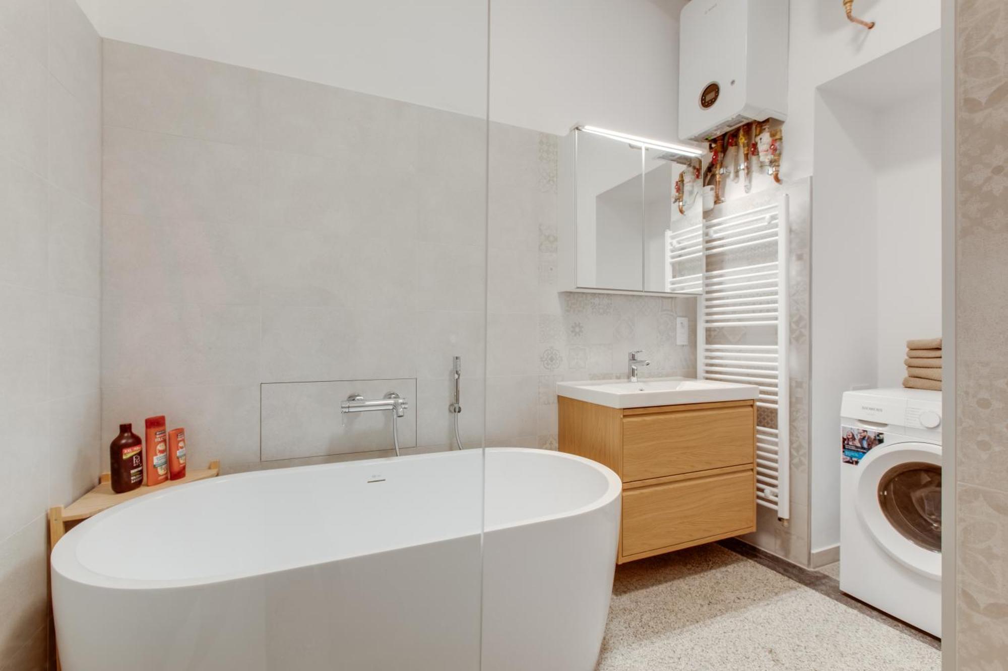 Heart Of Old Town Comfy 2bdr 2bath Apartment