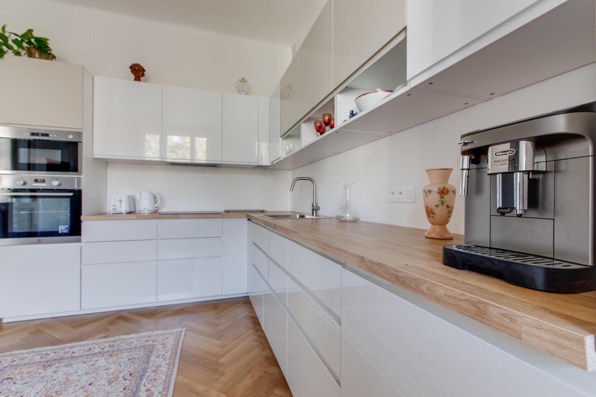 Heart Of Old Town Comfy 2bdr 2bath Apartment *