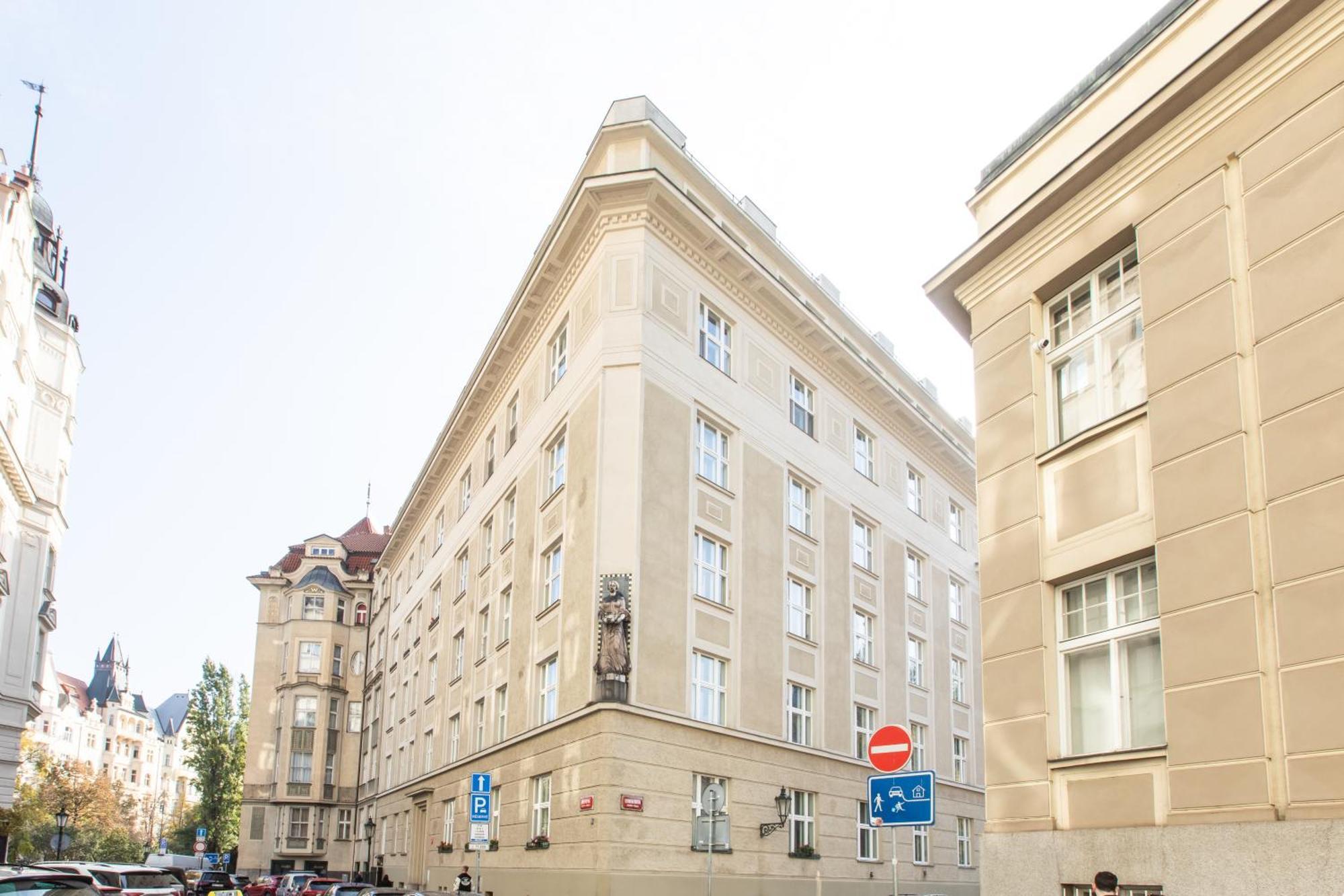 Heart Of Old Town Comfy 2bdr 2bath Apartment *
